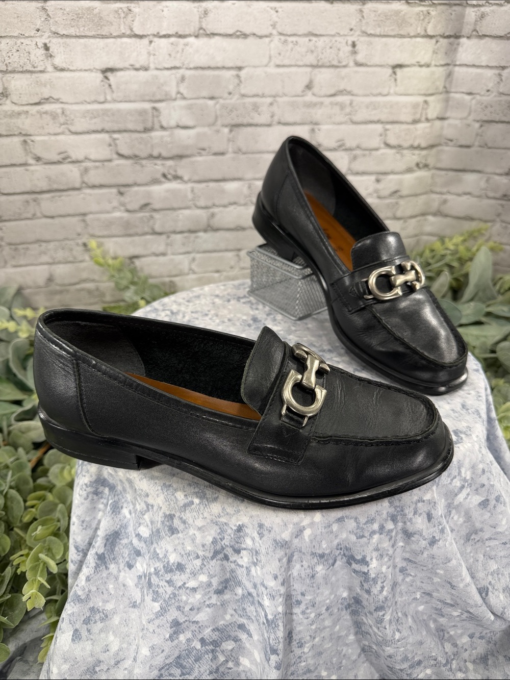 CLARKS - Black Soft Leather Horse-bit Moc Toe Dress Loafers - Boys 4.5M 🖤 GUC